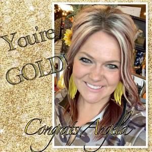 Meet your Posher, Angela